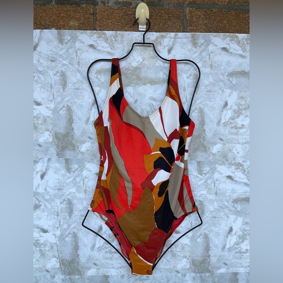 Anna club by La Perla abstract swimsuit size 48/12 - Picture 1 of 8